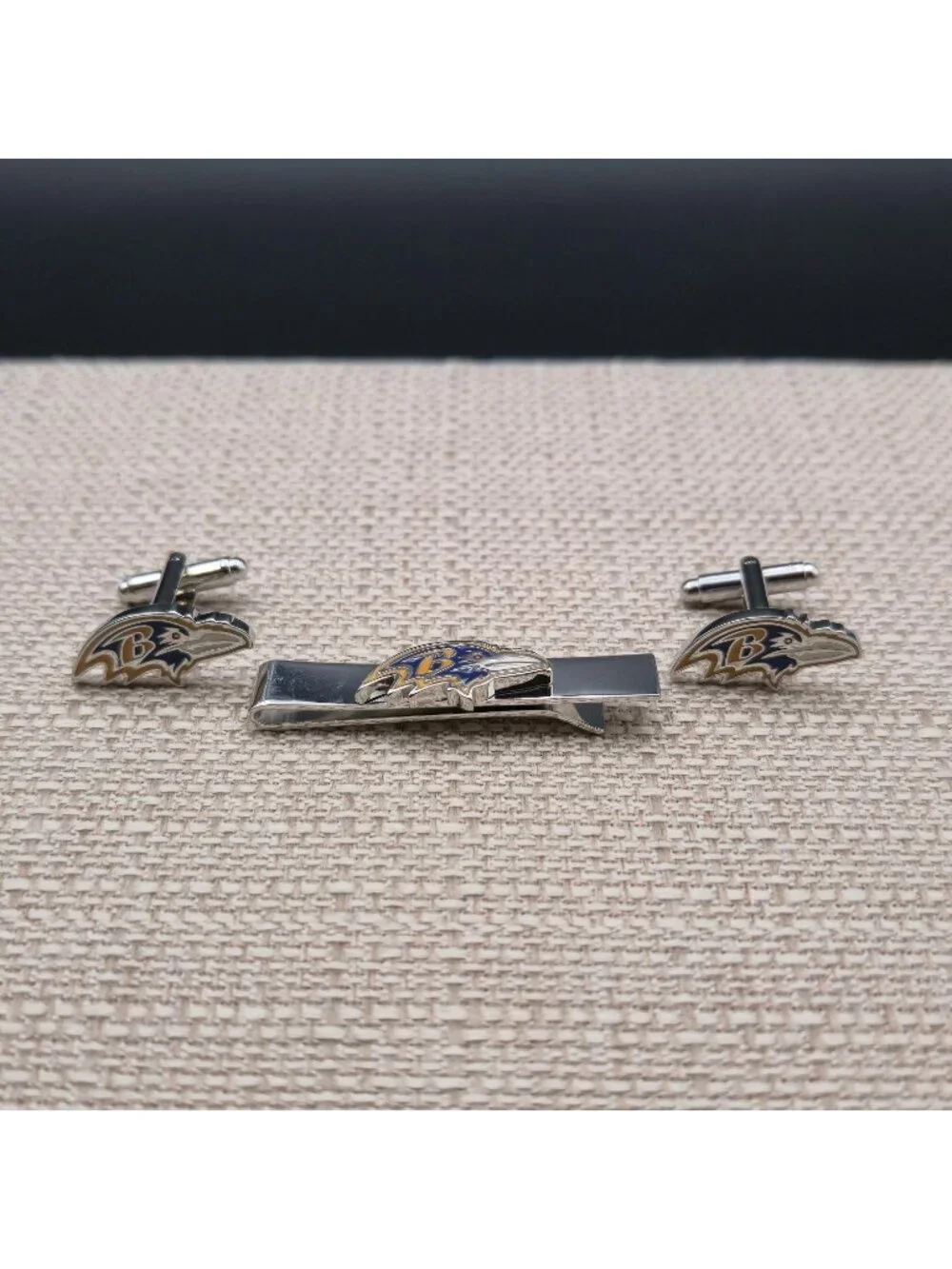 Baltimore Ravens Cufflinks and Tie Clip Set, NFL Men’s Formal Gift A8130